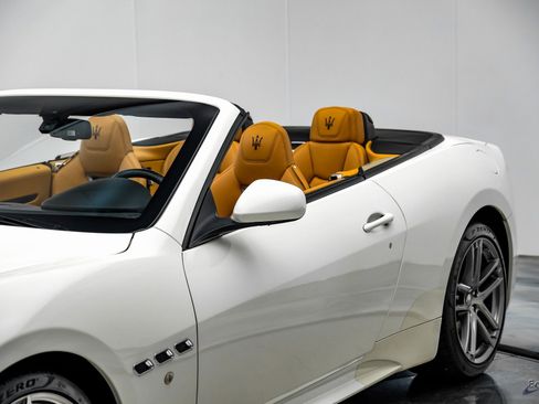 Used 2018 Maserati GranTurismo Sport image 32