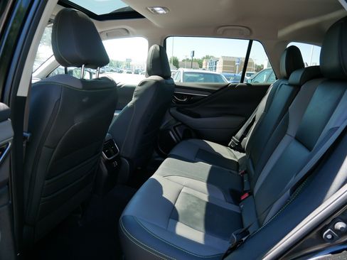 Certified 2024 Subaru Outback Onyx Edition AWD/4WD image 33