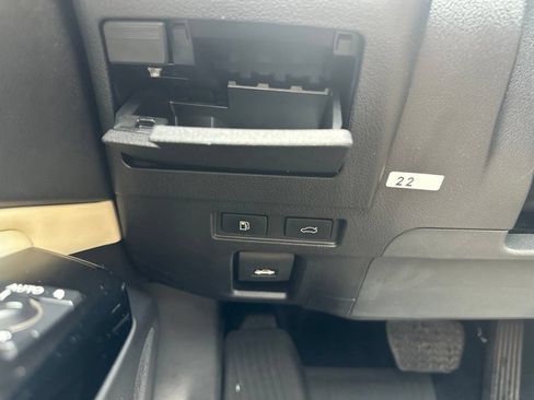 Used 2022 Lexus ES 300h w/ Premium Package FWD image 24