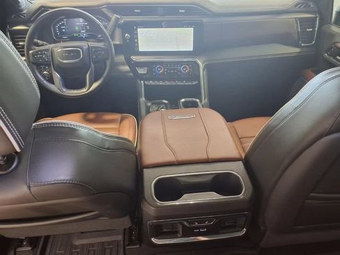 Used 2024 GMC Sierra 3500 Denali Ultimate AWD/4WD image 26