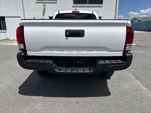 Used 2022 Toyota Tacoma SR RWD image 5