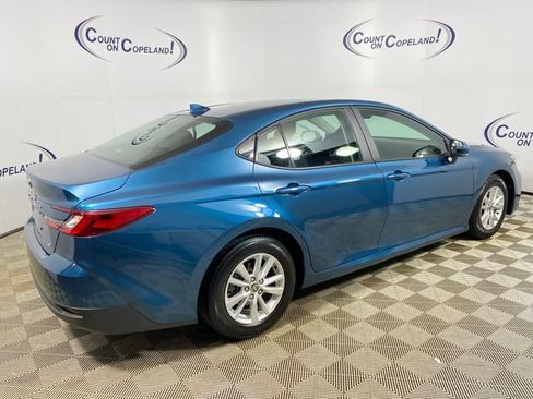 Used 2025 Toyota Camry LE FWD image 7