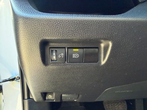 Used 2025 Toyota RAV4 SE image 16