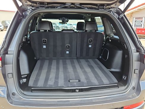 Used 2025 Jeep Grand Cherokee Limited AWD/4WD image 6
