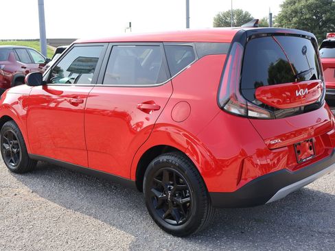 Used 2024 Kia Soul S FWD image 8