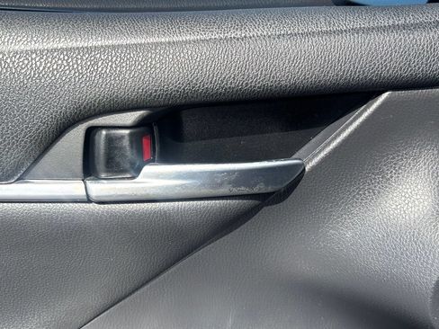 Used 2020 Toyota Camry XSE FWD image 8