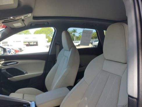 Certified 2025 Audi Q5 Premium Plus w/ Premium Plus AWD/4WD image 23