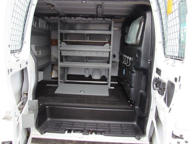 Used 2018 Chevrolet Express 2500 w/ Driver Convenience Package RWD image 16