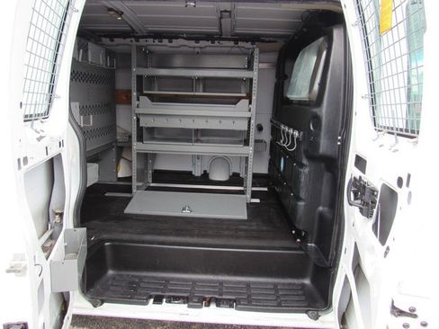 Used 2018 Chevrolet Express 2500 w/ Driver Convenience Package RWD image 16