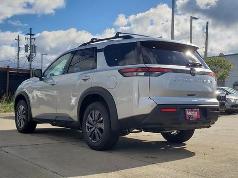 New 2025 Nissan Pathfinder SV image 4