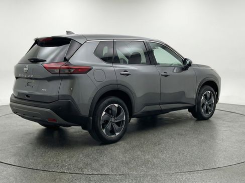 Used 2025 Nissan Rogue SV image 9