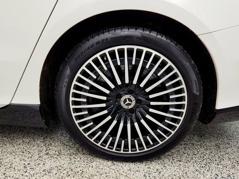 Used 2023 Mercedes-Benz EQS 580 EQS 580 4MATIC Sedan, Exclusiv w/ Exclusive Trim Package image 9