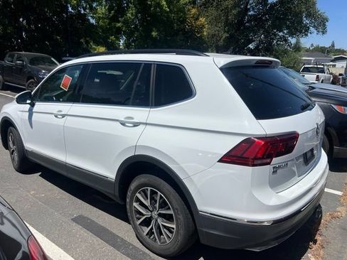 Used 2020 Volkswagen Tiguan SE R-Line AWD/4WD image 9
