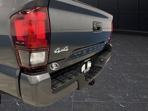 Used 2023 Toyota Tacoma SR5 w/ Technology Package image 31