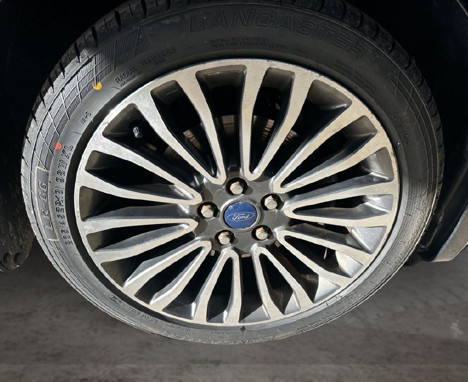 Used 2017 Ford Fusion SE AWD/4WD image 17