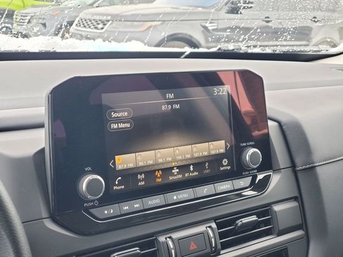 New 2025 Nissan Pathfinder S image 25