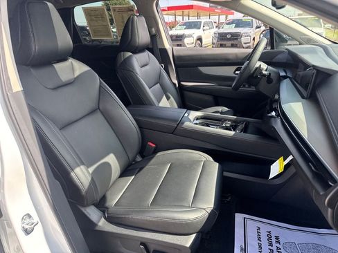 Used 2025 Nissan Murano SL AWD/4WD image 12