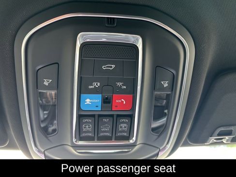 New 2025 Jeep Grand Cherokee L Limited image 30