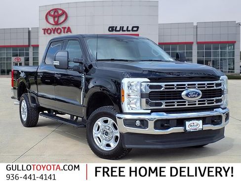 Used 2025 Ford F250 XLT image 1