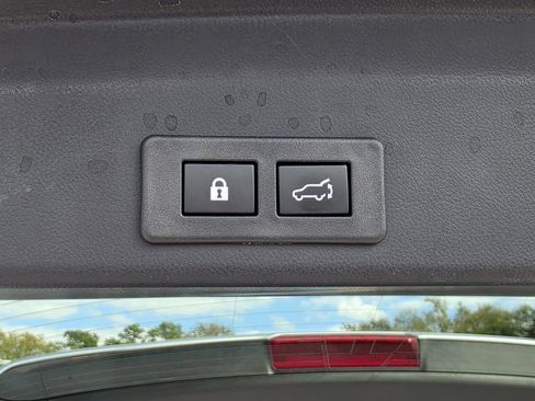 Certified 2024 Subaru Ascent Premium w/ Convenience Package image 10