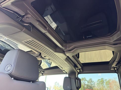 New 2025 GMC Hummer EV 2X image 28