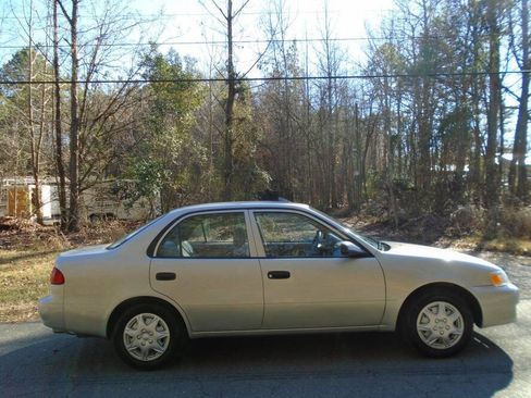 Used 2002 Toyota Corolla CE image 4