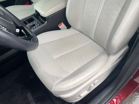 Certified 2025 Kia Sorento S FWD image 20