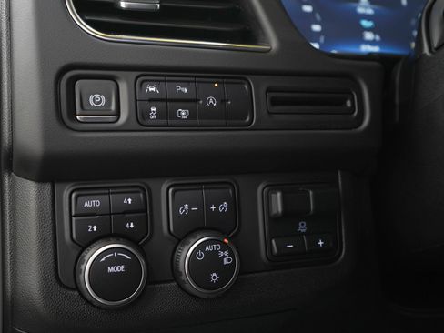Used 2023 Chevrolet Tahoe RST w/ Luxury Package AWD/4WD image 25