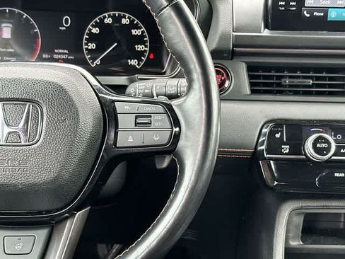 Used 2024 Honda Pilot TrailSport image 10