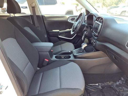 Certified 2024 Kia Soul LX w/ Option Group 015 FWD image 9