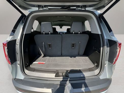 Certified 2023 GMC Acadia SLT w/ Trailering Package image 26