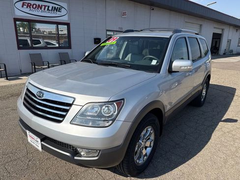 Used 2009 Kia Borrego EX w/ Leather Pkg image 1