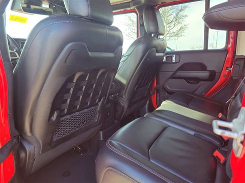 Used 2022 Jeep Wrangler Unlimited Rubicon w/ Trailer Tow Package image 13