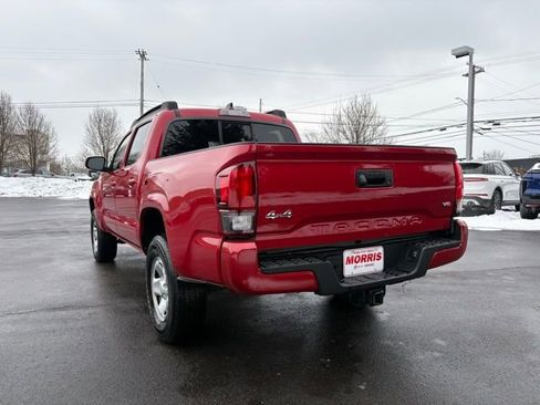 Used 2022 Toyota Tacoma SR image 3