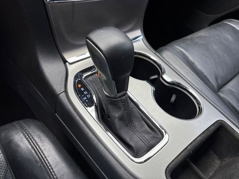 Used 2019 Jeep Grand Cherokee Limited w/ Luxury Group II RWD image 28