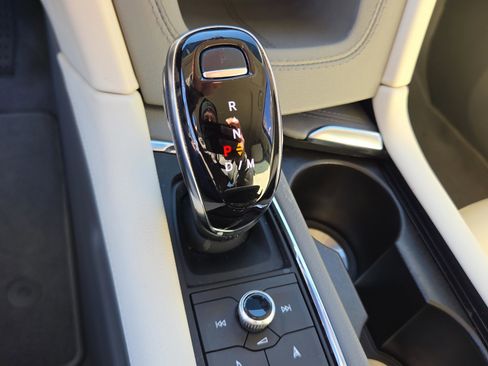 Used 2024 Cadillac XT6 Premium Luxury w/ Technology Package image 19