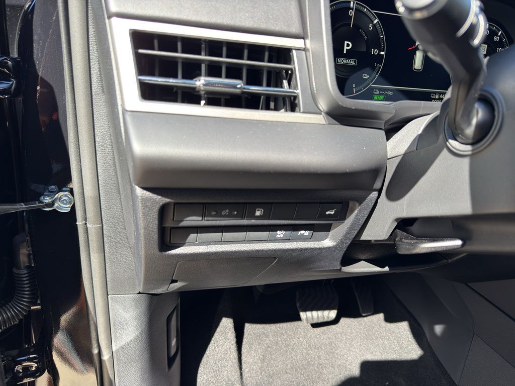 New 2026 Nissan Rogue SL AWD/4WD image 13