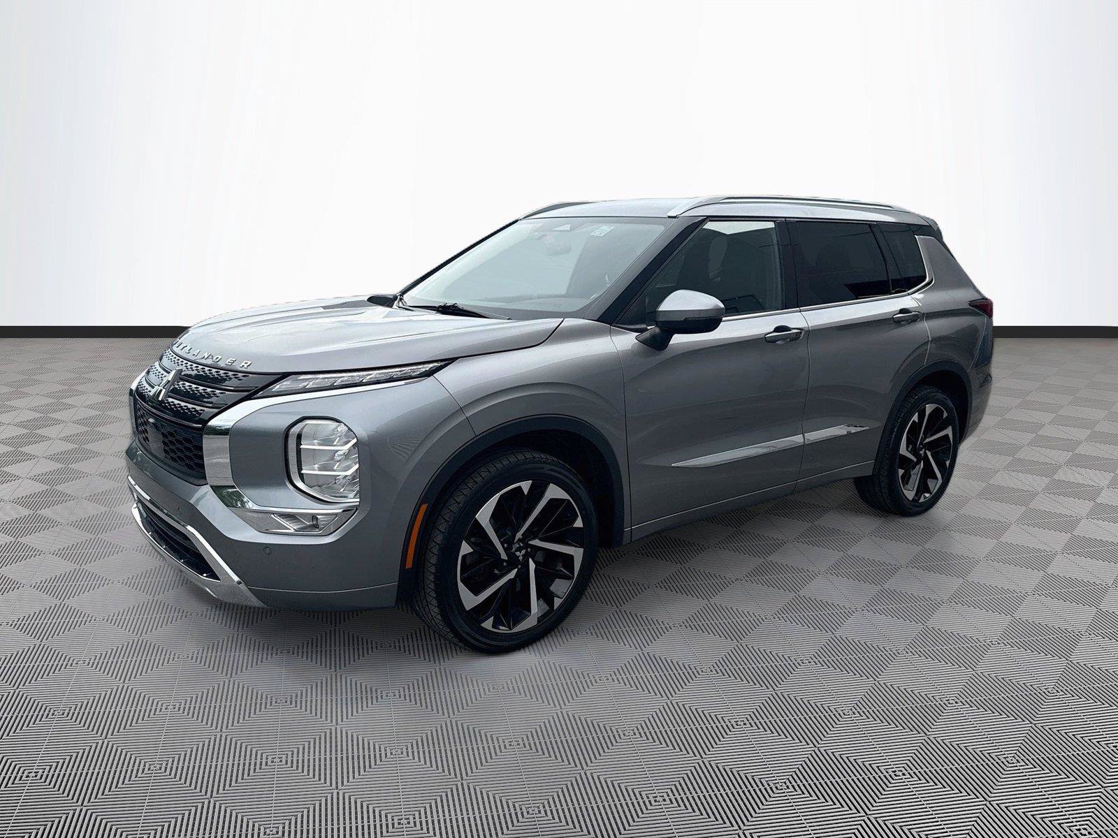 Used 2022 Mitsubishi Outlander SEL FWD image 3