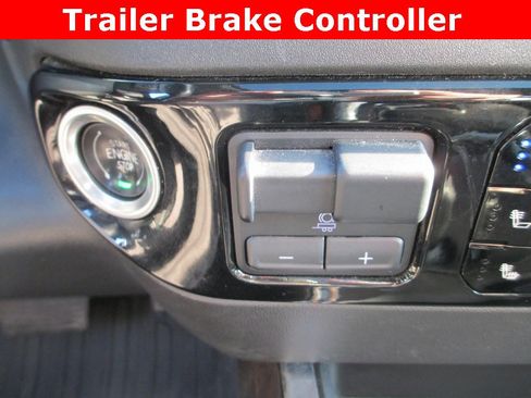 Certified 2022 GMC Sierra 1500 SLT w/ SLT Convenience Package image 18