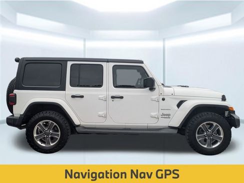 Used 2019 Jeep Wrangler Unlimited Sahara AWD/4WD image 6