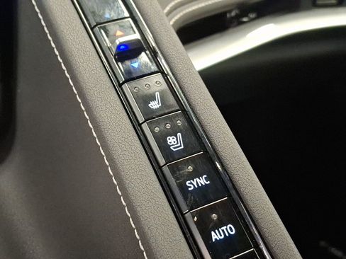 Used 2024 Chevrolet Corvette Stingray Preferred Cpe w/ Z51 Performance Package RWD image 25