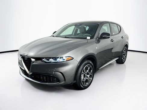 Used 2024 Alfa Romeo Tonale Ti AWD/4WD image 3