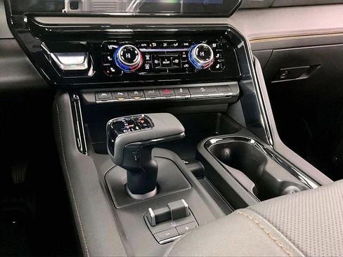 New 2026 GMC Sierra 1500 AT4 w/ AT4 Premium Package image 7