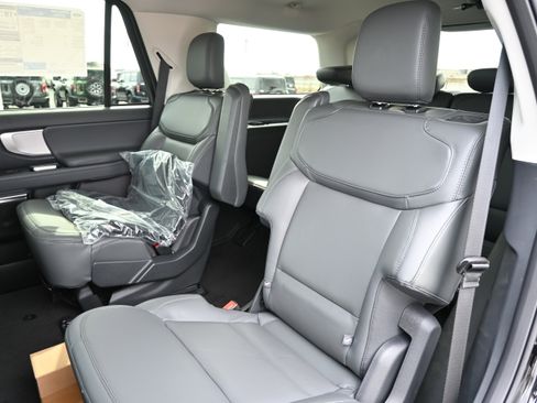 New 2026 Ford Expedition Active image 35