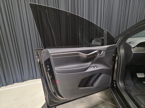 Used 2021 Tesla Model X Performance image 16