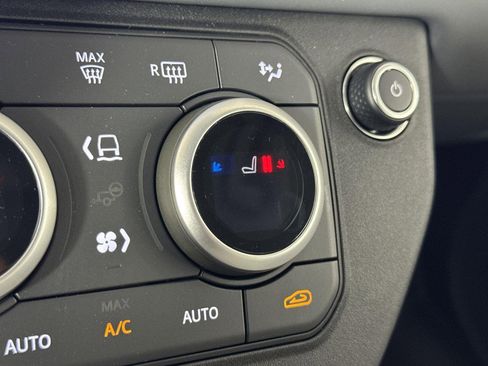 New 2025 Land Rover Defender 130 S image 21