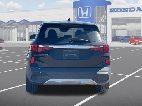Used 2022 Kia Seltos LX image 7
