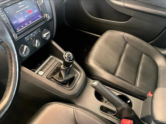 Used 2017 Volkswagen Jetta SE FWD image 14