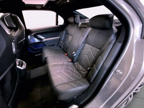 Certified 2023 BMW 760i xDrive AWD/4WD image 22