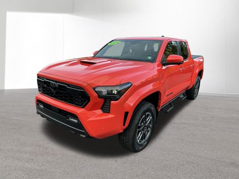 Used 2024 Toyota Tacoma TRD Sport w/ TRD Sport Premium Package AWD/4WD image 19